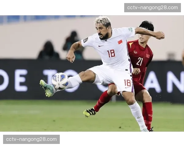 前中超金靴、自由身球员洛国富试训天津津门虎