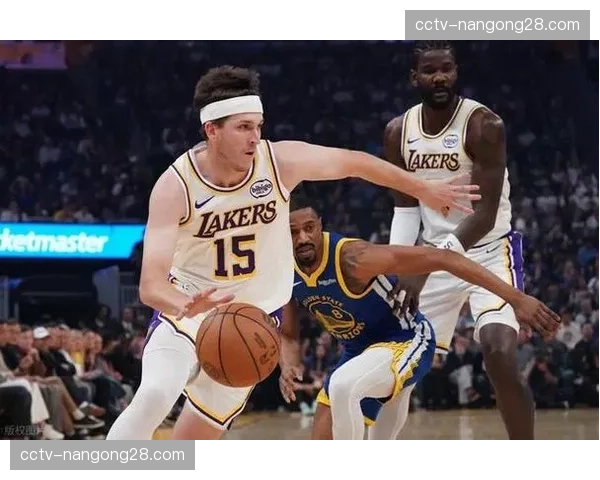 评论：西部附加赛区混战，从赛程强度看勇士与湖人的晋级前景