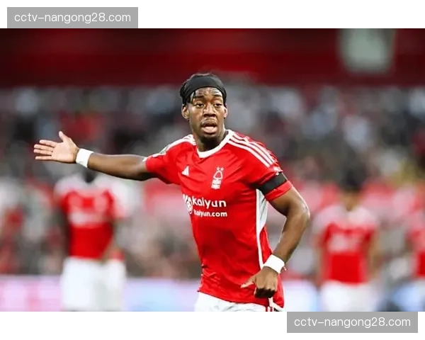 诺丁汉森林铁桶阵应对阿斯顿维拉，低位防守策略数据解析